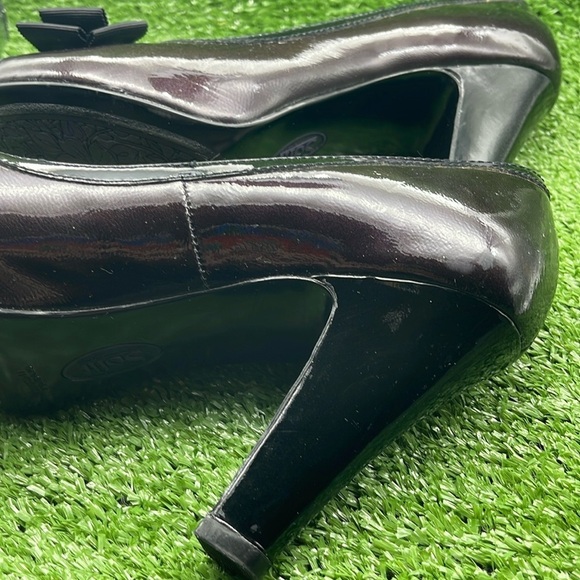 Sofft Women's Sz 9.5M Purple Patent Leather Peep Toe Heels Black Bows, Preowned - Picture 13 of 14